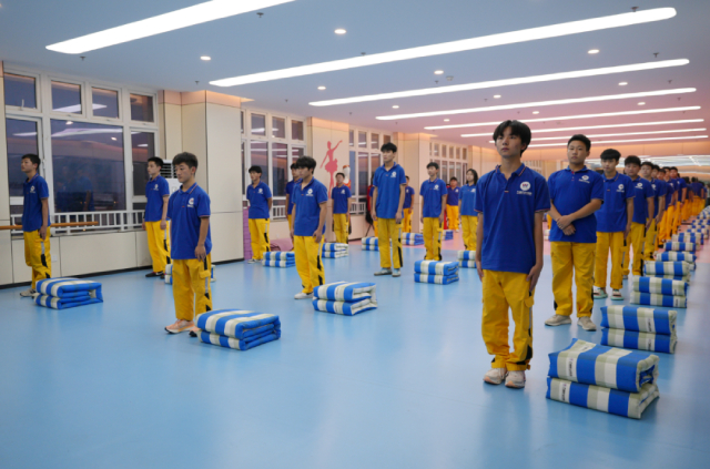 方寸之间见真章！成都万通叠军被大赛展学子风采~